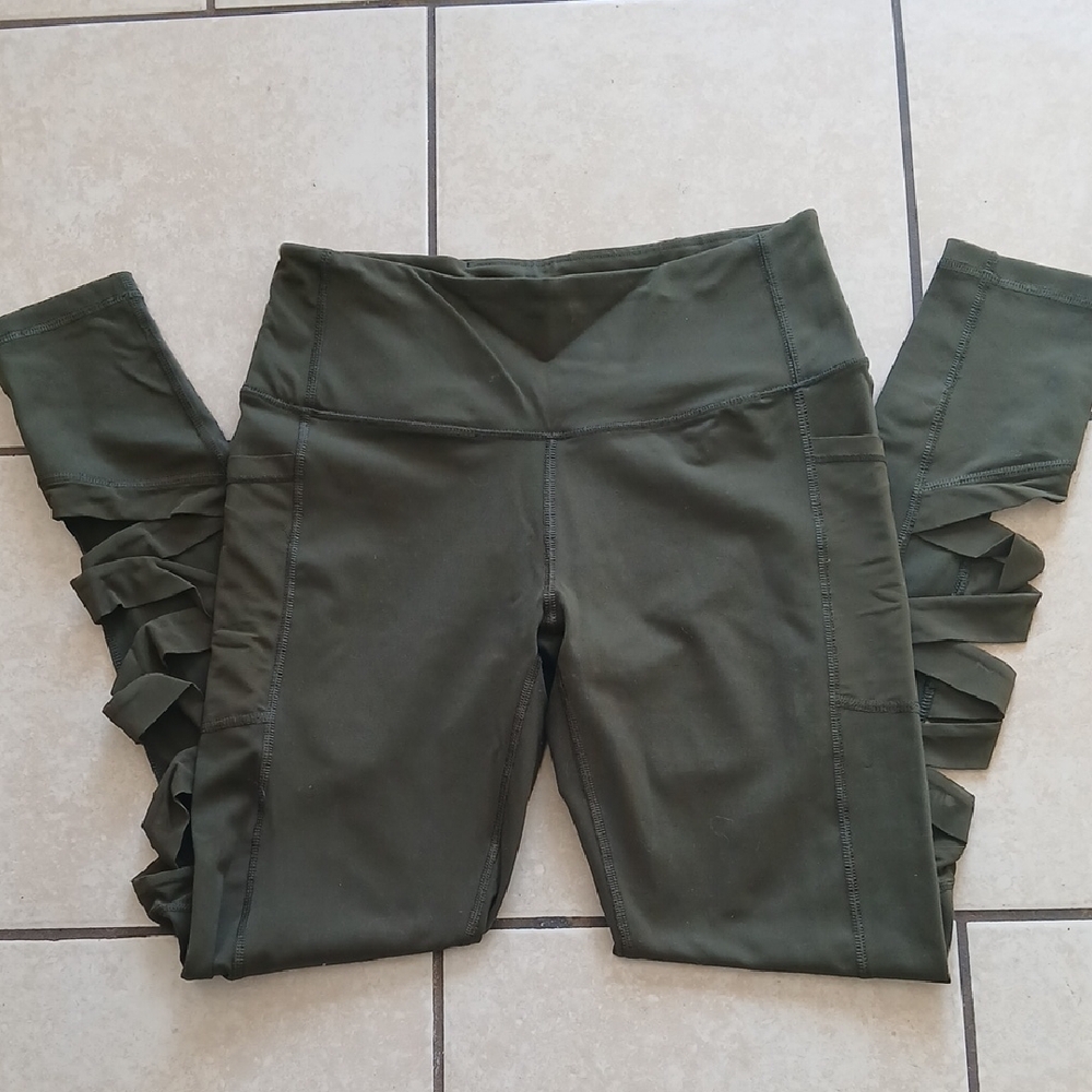 VS Womens Size M Army Green Cut Out Full Length Performance Leggings
